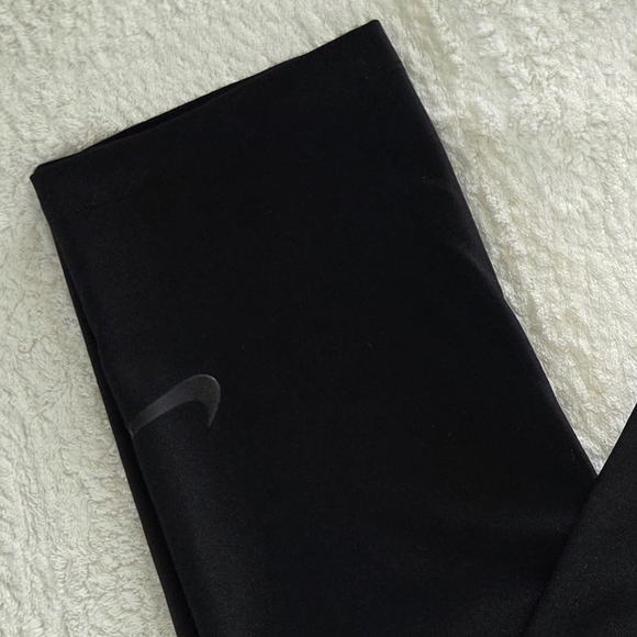 Nike Black Women's Leggings - Picture 4 of 9